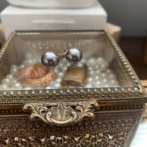 Pewter pearl earrings